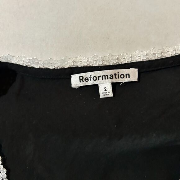 REFORMATION, Cherry Cotton, V-Neck, Cropped top, Black & White, sz 2, RomCom - Picture 4 of 7